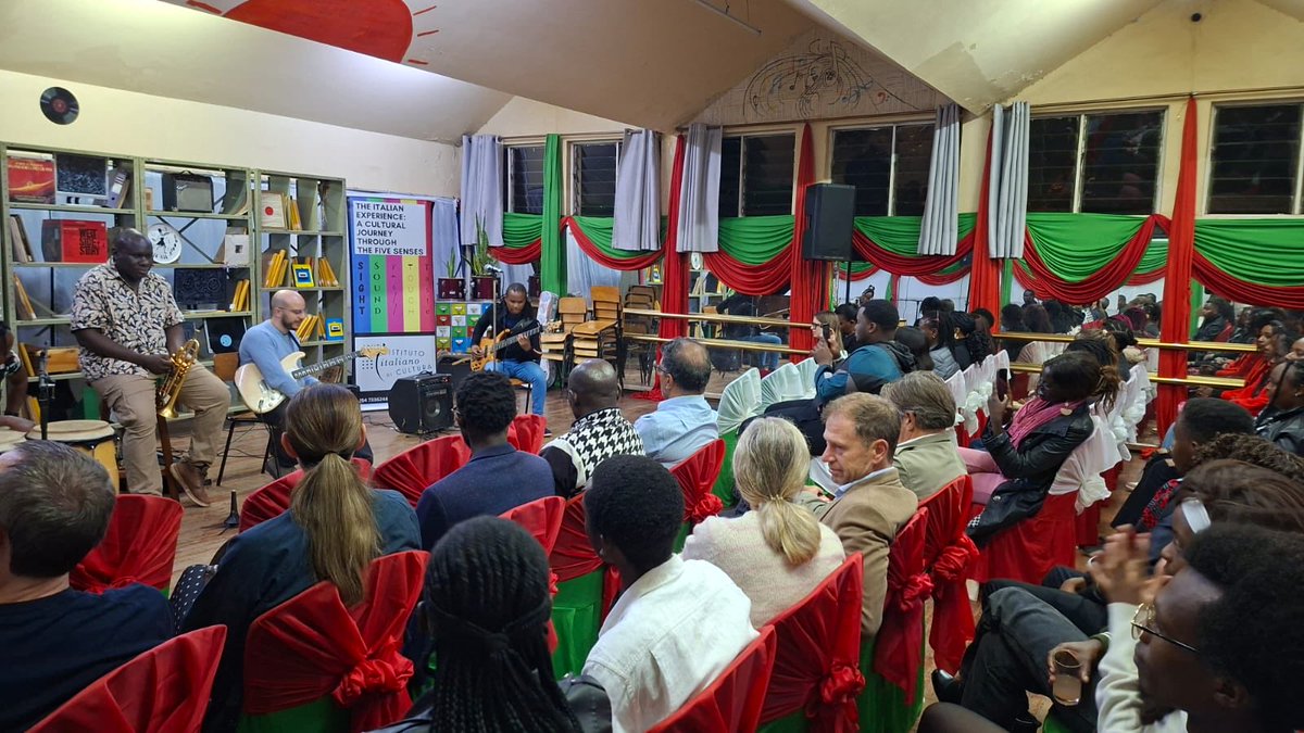 iicnairobi's tweet image. 📸 Another unforgettable #concert with @QuartaroneMusic @Mackinlay_Music @kasiva_mutua @kasivamutua &amp;amp; Moses Karanja

▶️ a big “asante sana” to The Kenya Conservatoire of Music for hosting us and  to their #strings ensamble for opening the concert 🇰🇪🇮🇹

@DiItaliani