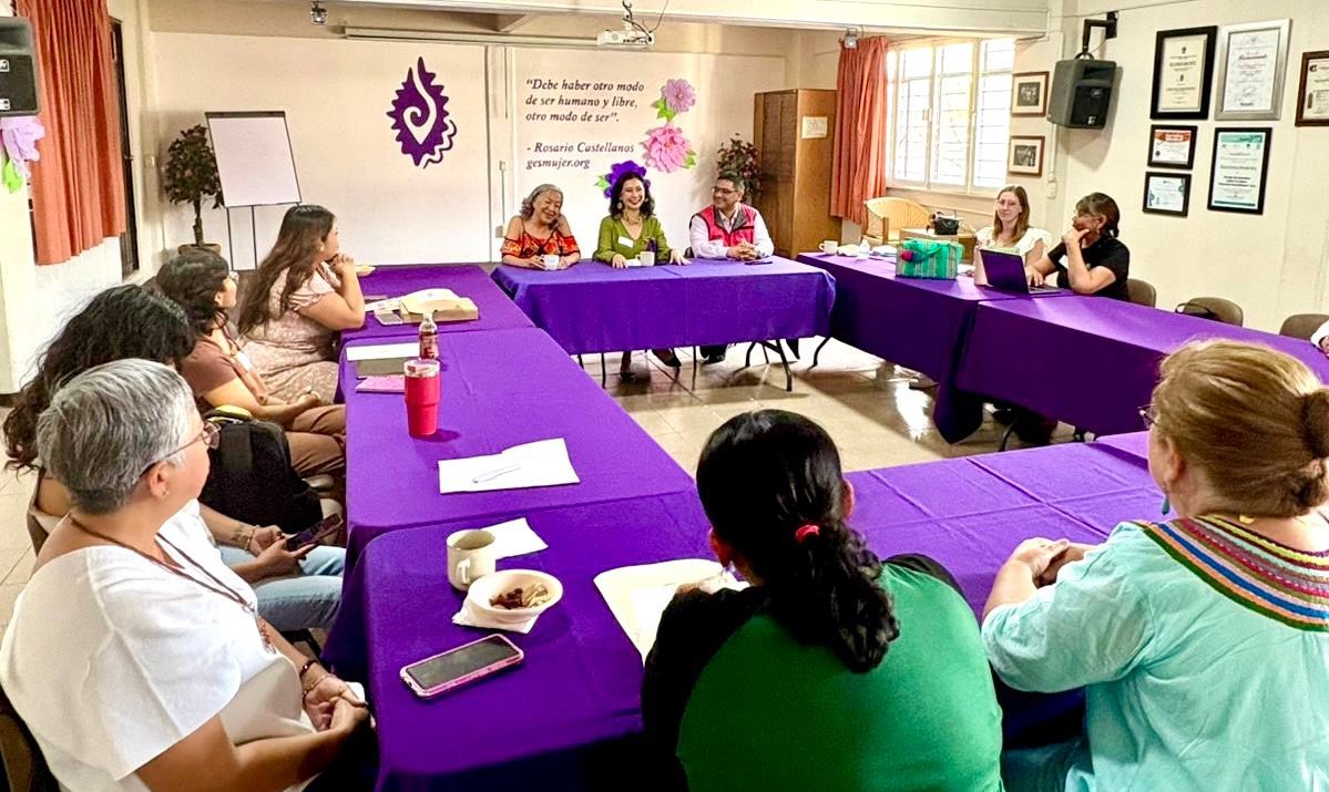INE #Oaxaca y PNUD #México realizan visitas de acompañamiento a proyectos del programa de impulso a la participación política de las mujeres

fdnoaxaca.net/index.php/2026…

#TwitterOax <a href="/INE_Oaxaca/">INE Oaxaca</a> <a href="/pnud/">ONU Desarrollo</a>