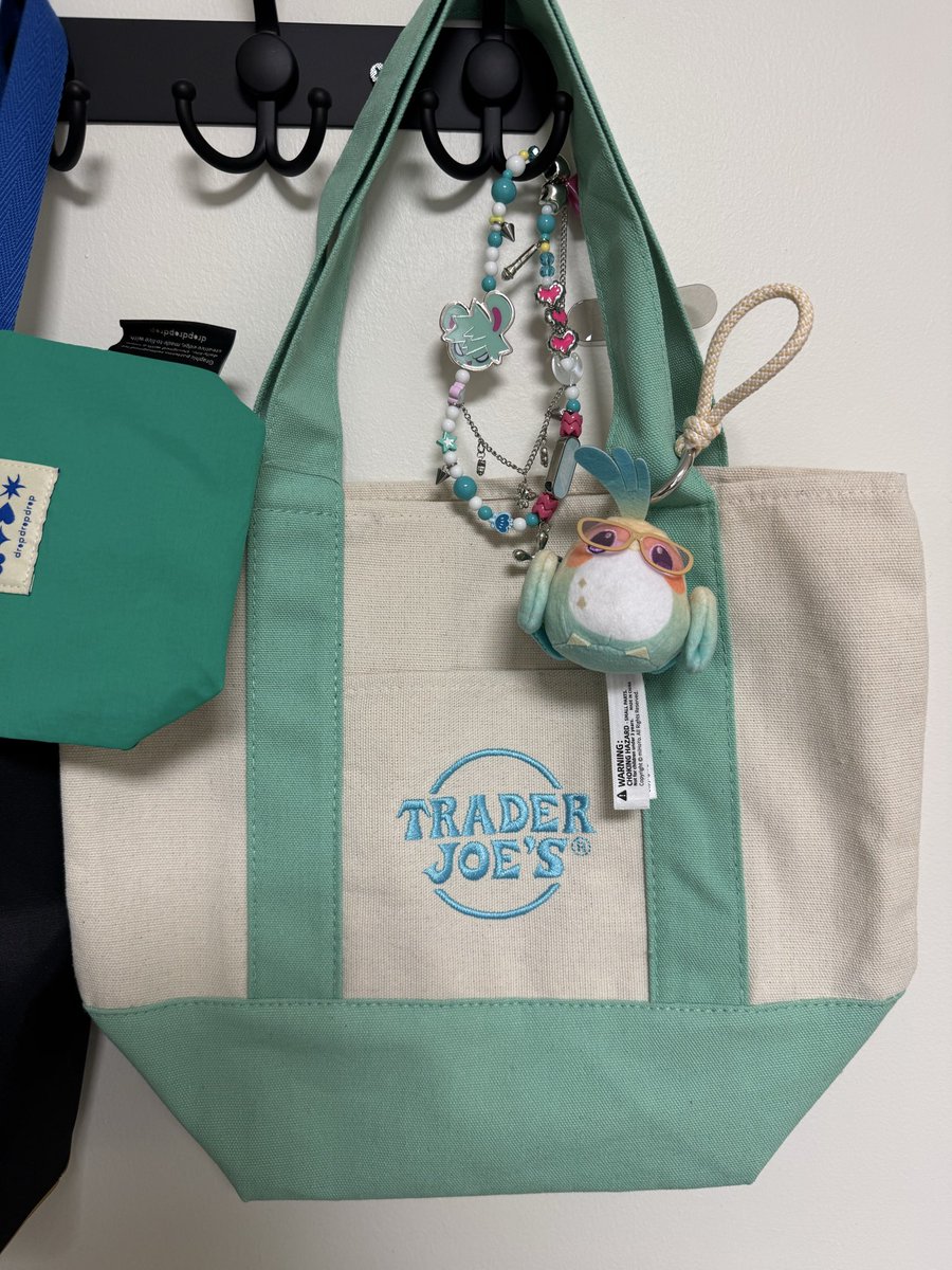 i'm not over how perfect the color match is on aventurine bird and this bag