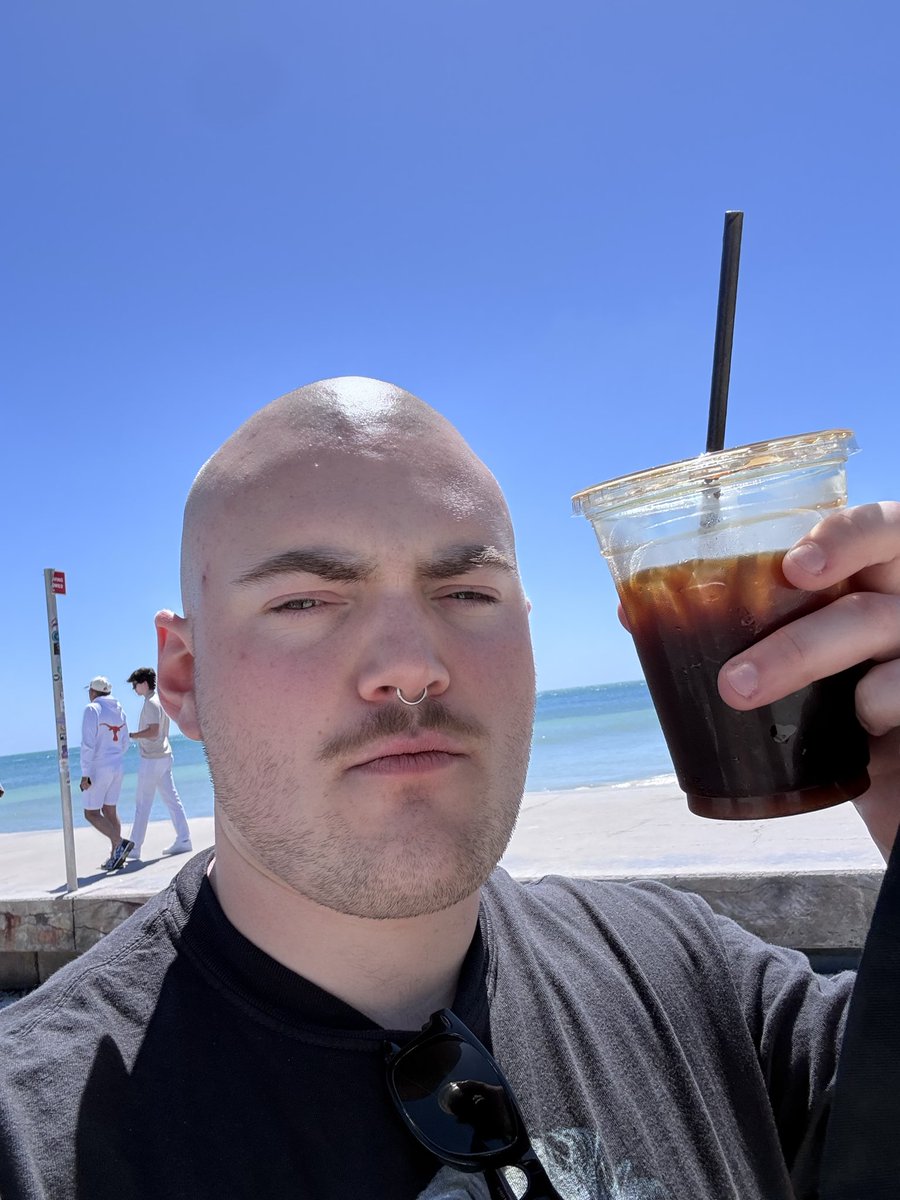 𝑀𝒶𝒸𝑒 tweet media