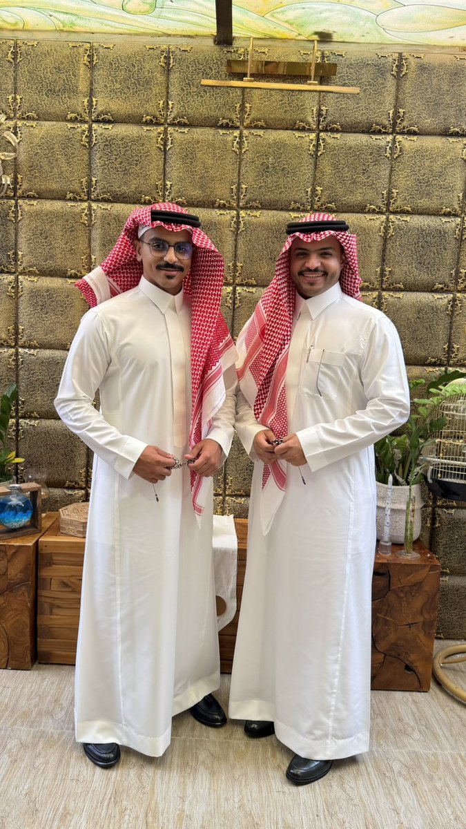 TwiiCz's tweet photo. كل عام وأنتم بخير والله يعيده علينا وعليكم بالصحة والعافية 🤍🌙 https://t.co/1bgKLfQo60