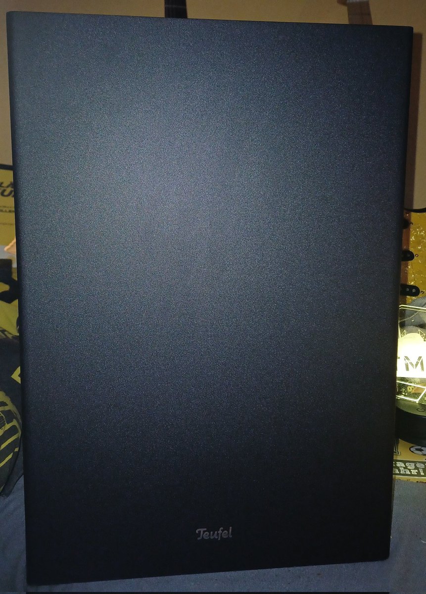 BastianDriller's tweet photo. #TeufelAudio 
#SoundSetup 
@HexeHanna8 @bvbandy1979 
@SchroderDemila @BVB 
🌟🖤💛🖤🌟💛🖤💛🌟🖤💛🖤🌟💛🖤💛🌟
👇🏻Hier das ist der neue T 10 #Subwoofer 
👇🏻von @TeufelAudio 🔊🤌🏻😍🥰 https://t.co/Zr8Qr3R6mo