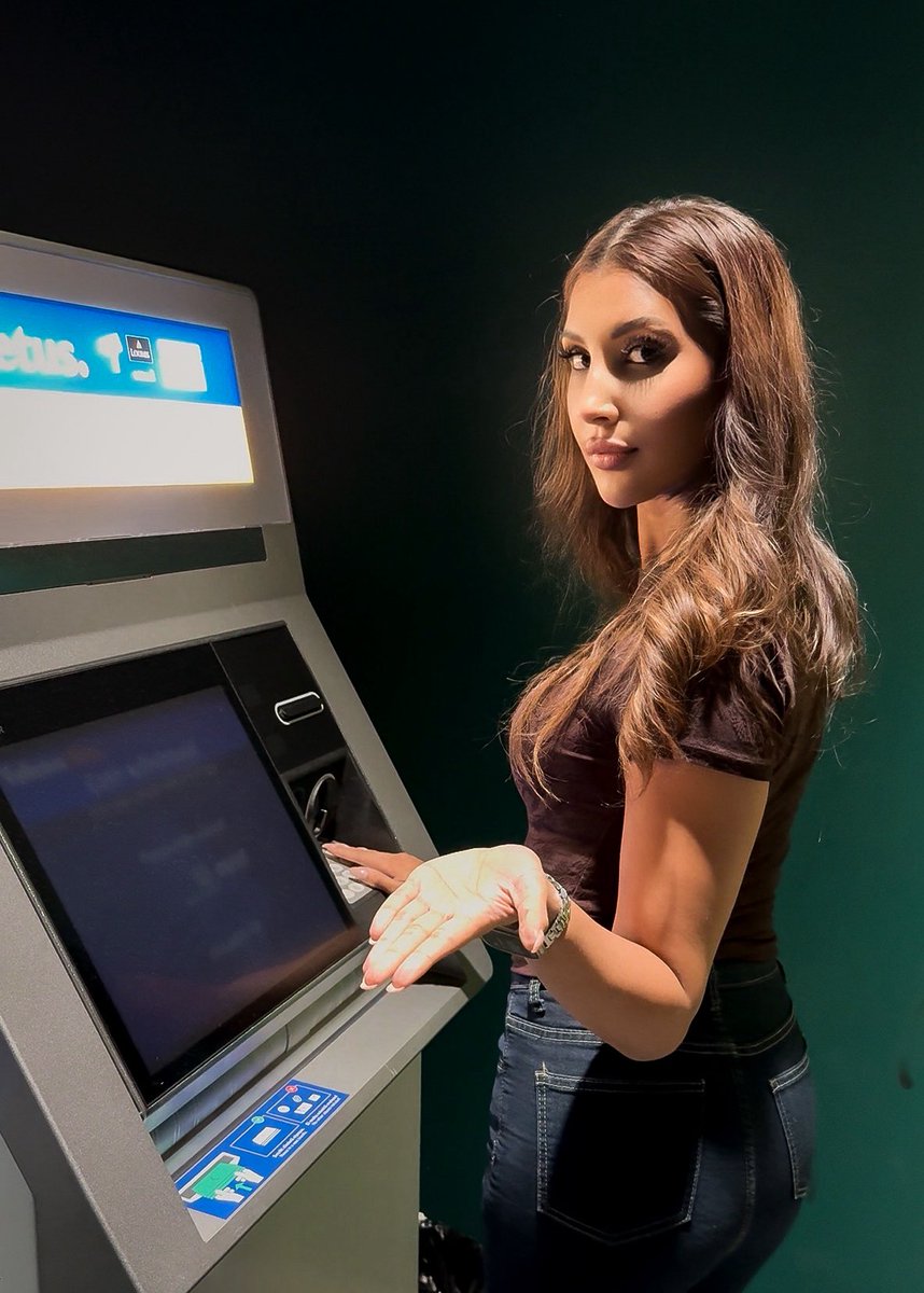 Miss Superia ♕ tweet media