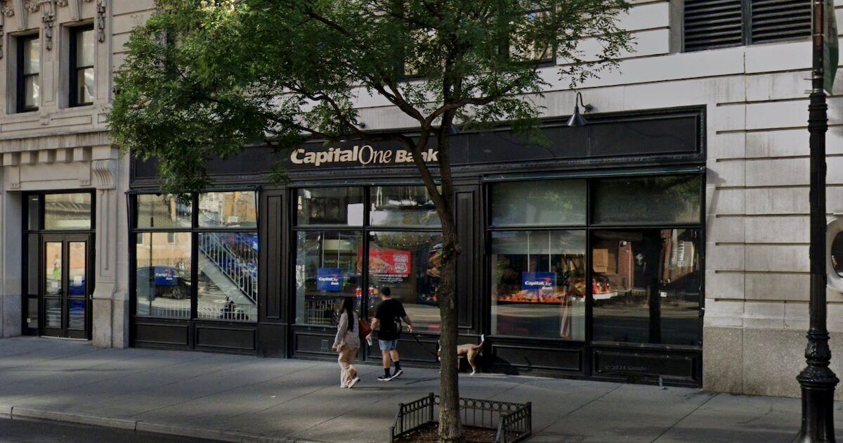 iLoveTheUWS's tweet photo. Capital One to Close UWS Branch After 27 Years https://t.co/9Nc8SWE13Y https://t.co/utEoOtrJal