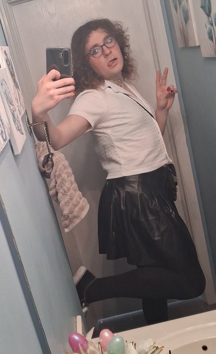 pois0n IV 🏳️‍⚧️☢️🌿 tweet media