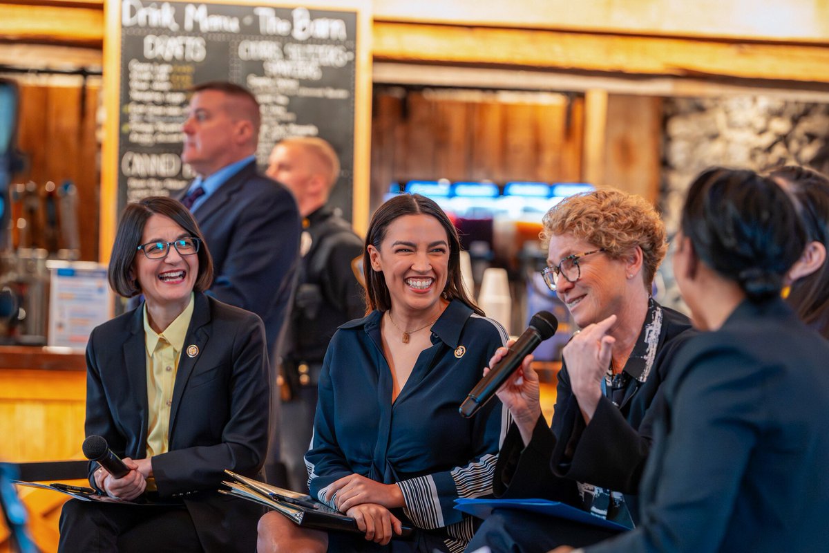 MomsRising tweet media