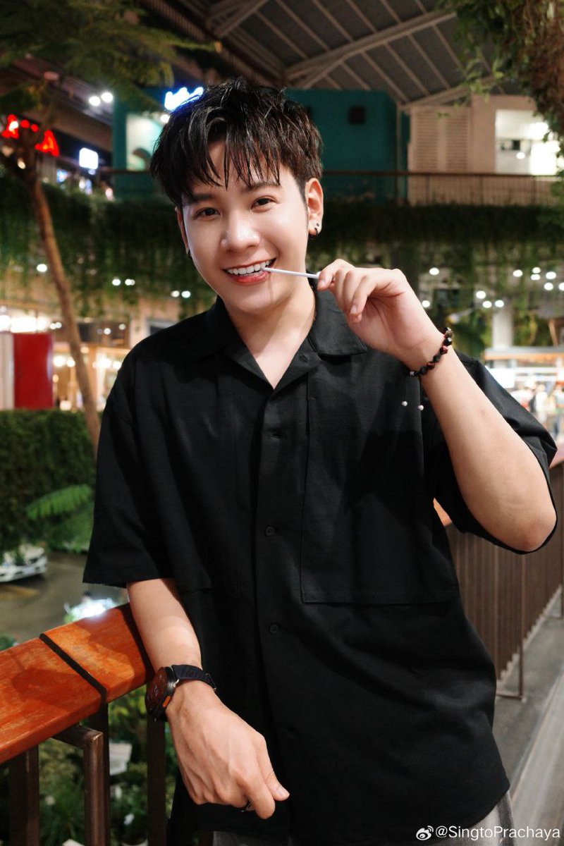 KristSingto Argentina tweet media