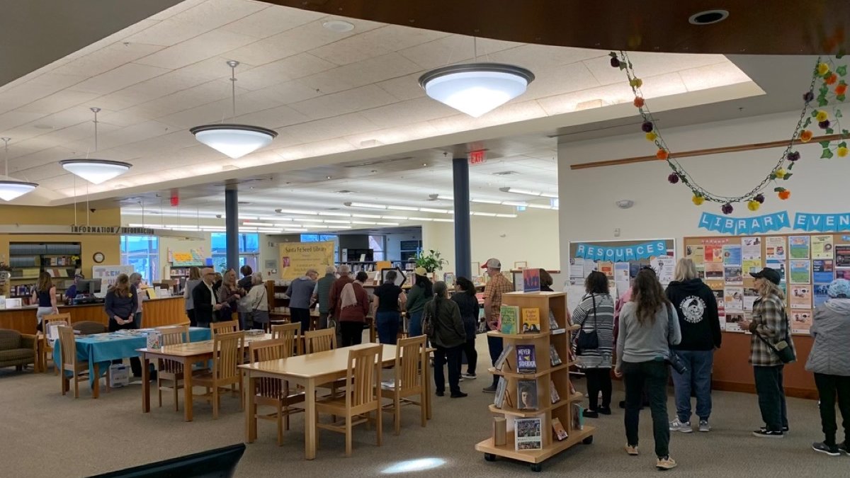 SantaFePublicLibrary 📚 tweet media