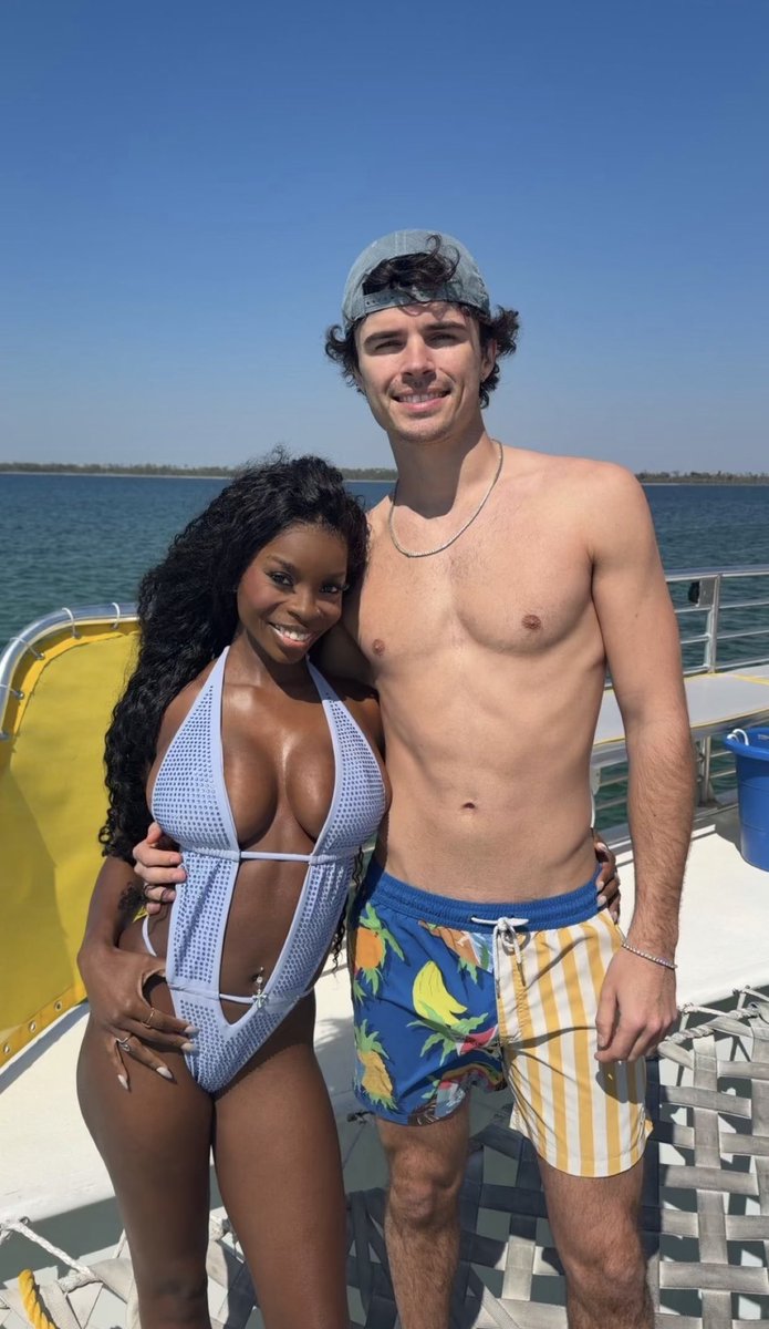 ًmia ♥️ tweet media