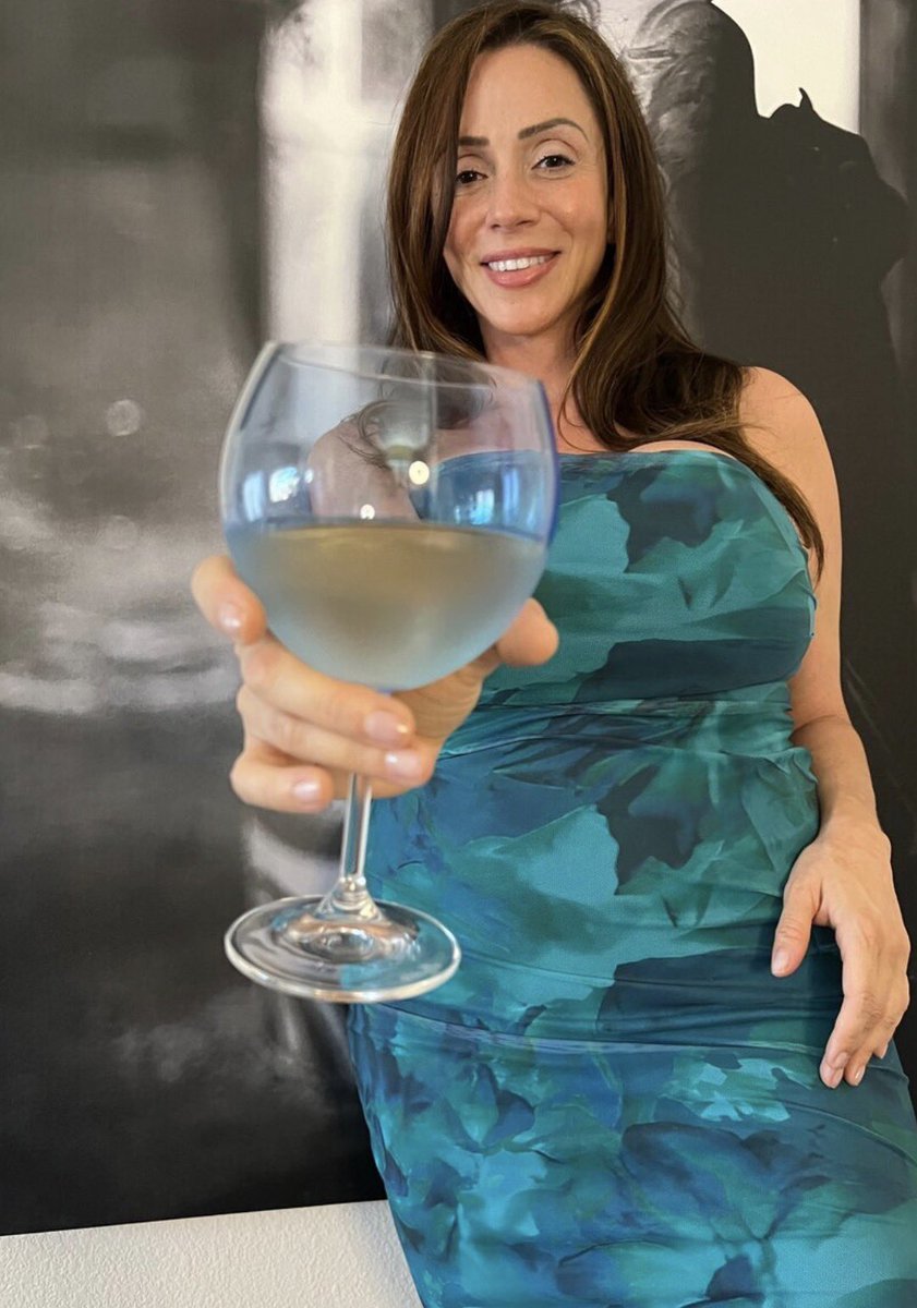 AriellaFerrera tweet media