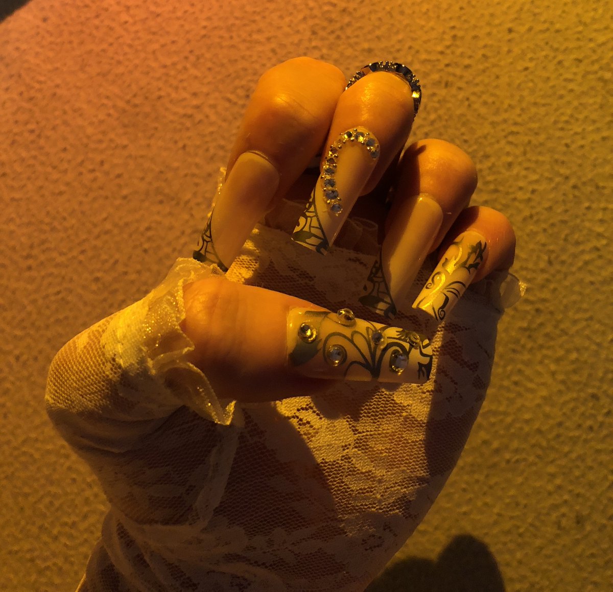 The only one tweet media