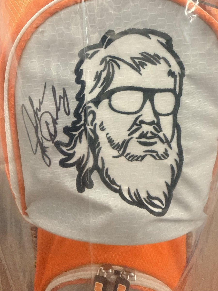 hootersarizona's tweet image. The legend himself dropped by our Tucson location yesterday! Epic visit! Thanks @PGA_JohnDaly ⛳️ #HootersArizona #golflegend #tucson