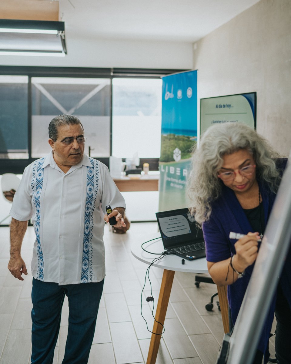 Seguimos creciendo, aprendiendo y afinando cada detalle, porque detrás de cada venta hay algo más grande: confianza, visión y propósito. 
Gracias a nuestro equipo comercial por ser parte. 💚

#grupolibera #equipocomercial #comunidadlibera