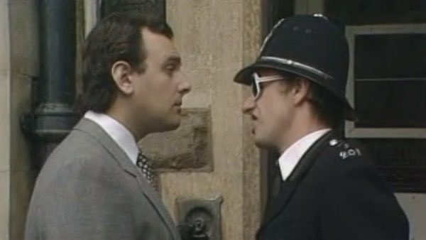 Talking Bottom tweet media