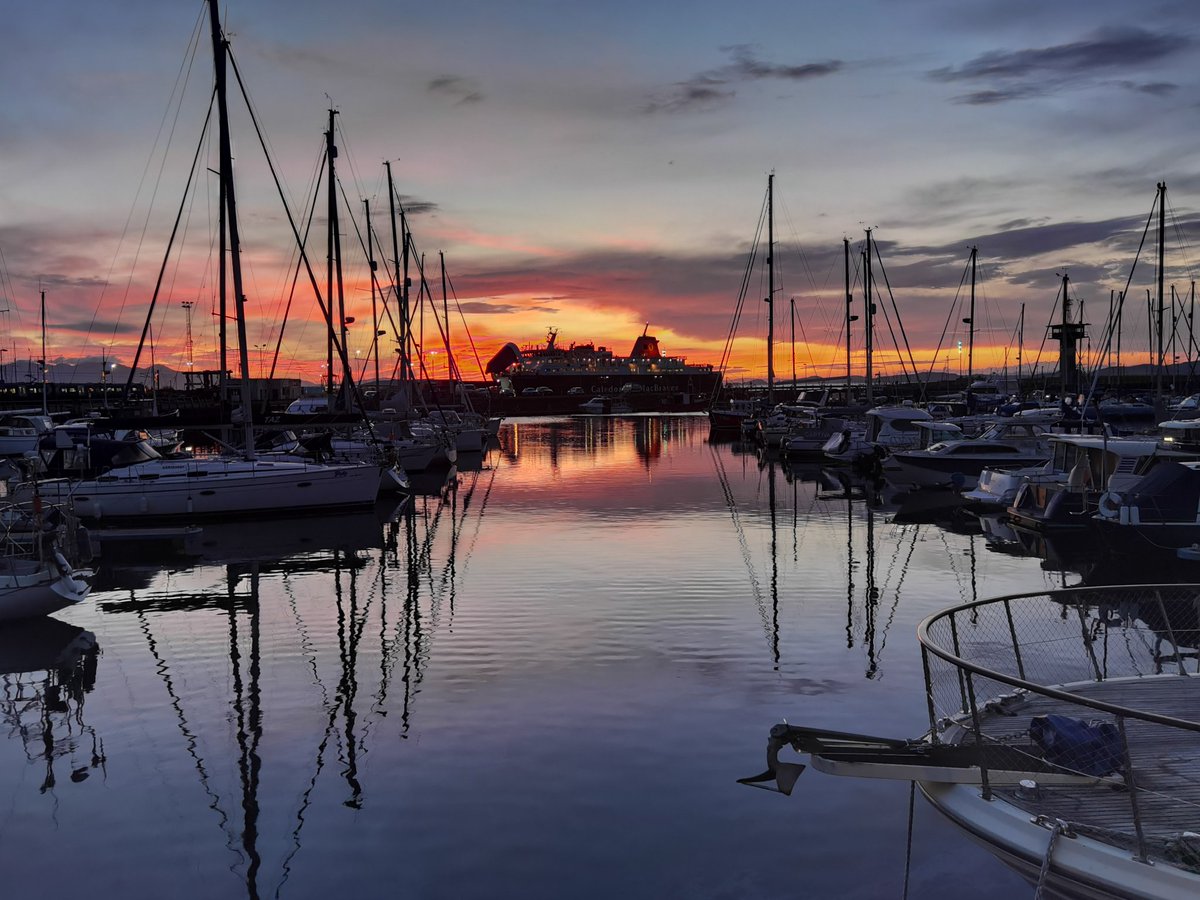 CalMac Service Info tweet media