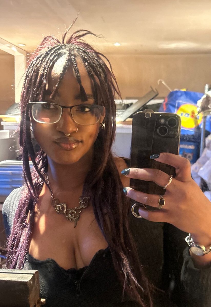 𝕸u𝖓𝖆 tweet media