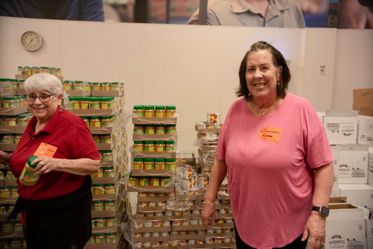FoodbankSEVA's tweet photo. Food is love made visible! ❤️
On #WorldHappinessDay, we celebrate every volunteer, donor, and neighbor who makes it possible for families in our community to sit down to a meal without worry. You are the reason happiness is possible here. Want to be part of the joy? Tap the link in our bio to donate or volunteer today!😁