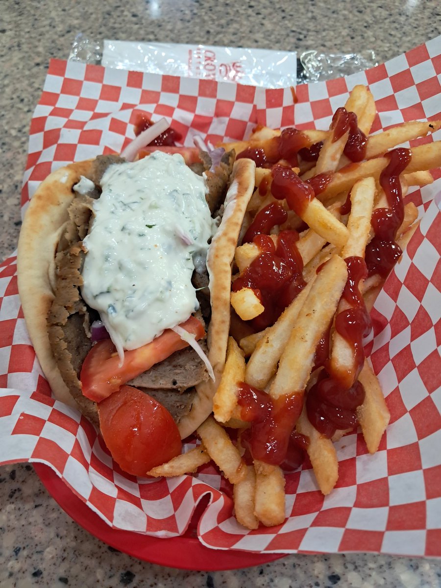 lasssslo tweet media