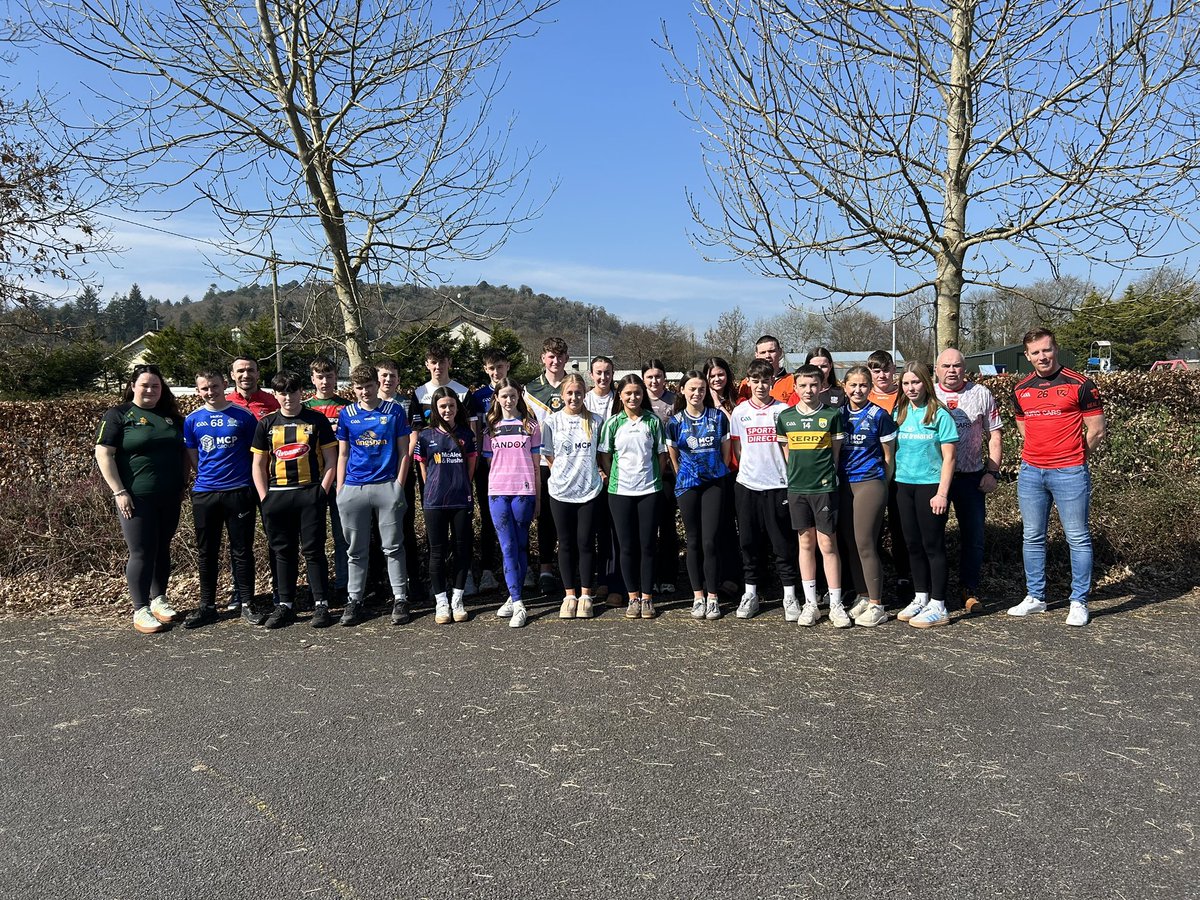 Coláiste Ghobnatan tweet media