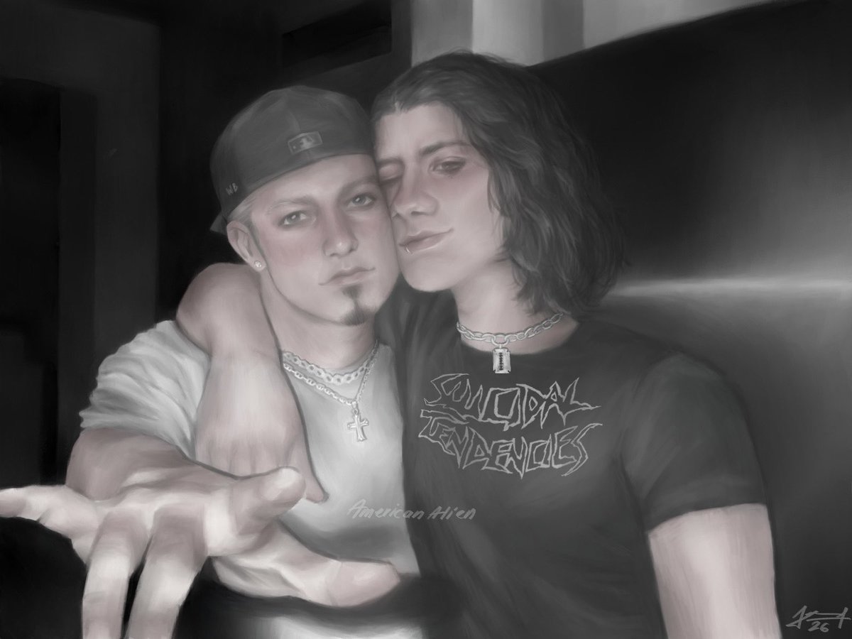 AmericanAlien00's tweet image. bros before hoes #2fly