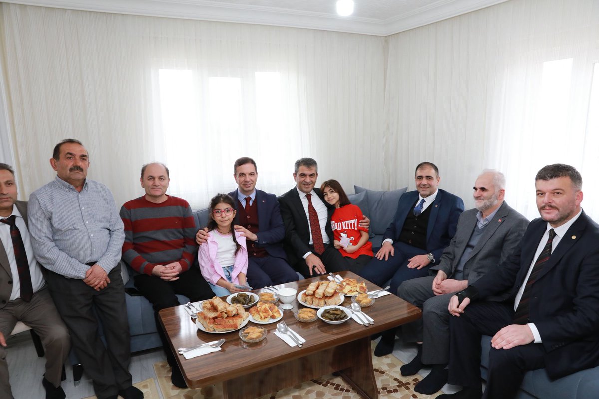 Kaymakamımız Sn Şafak Gürçam,Belediye Başkanımız Sn Rıfat Uzun Başkanlığında İlçe Protokolümüz ve Hemşehrilerimiz ile  Ramazan Bayramı Bayramlaşması,Huzurevi,Hastane,Şehit Ailesi ve Kahraman Gazilerimizle Bayramlaşma Programına Katıldık @tobbiletisim @rhisarciklioglu <a href="/SuluovaTso/">Suluova TSO</a>