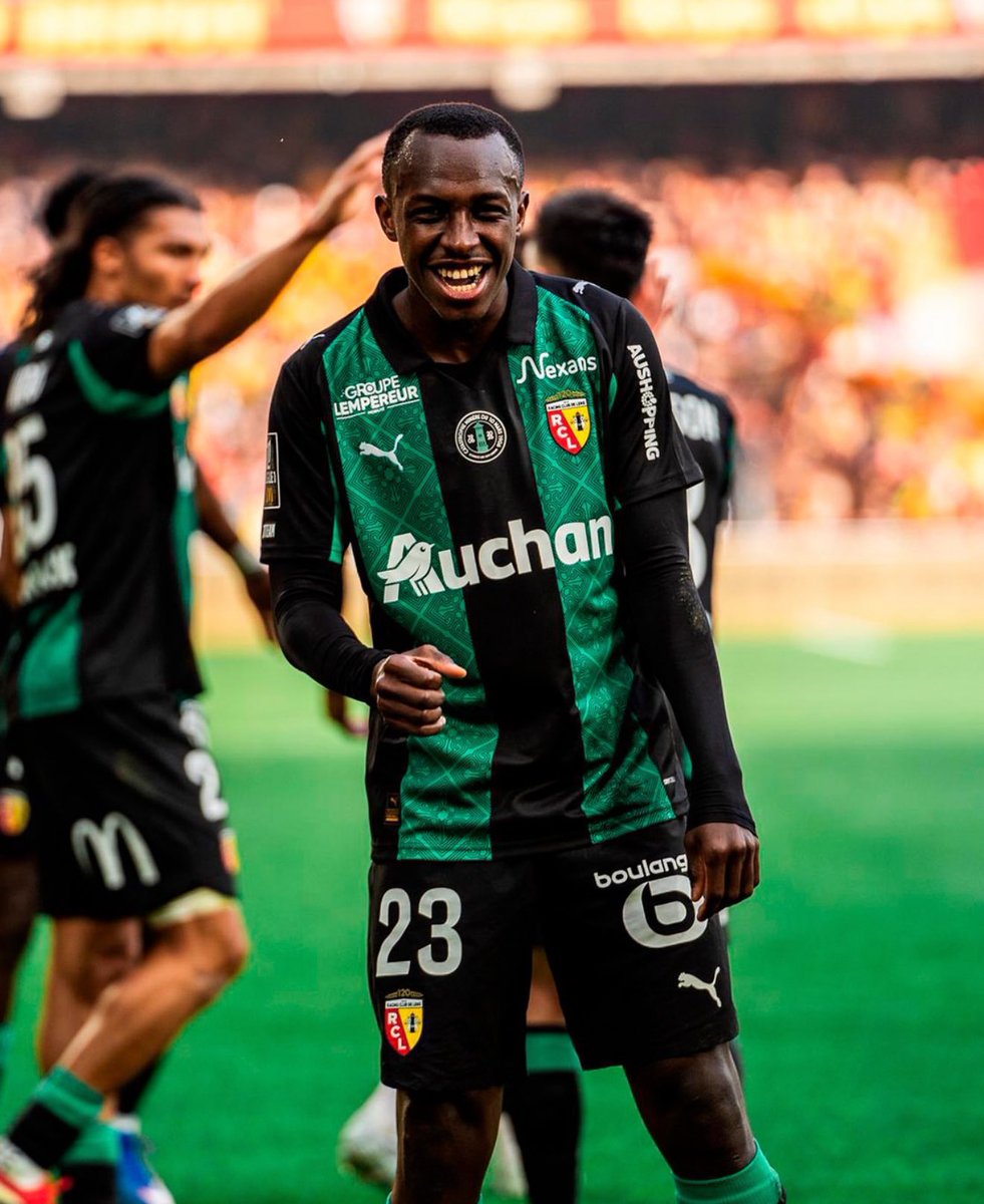 عمرو tweet media