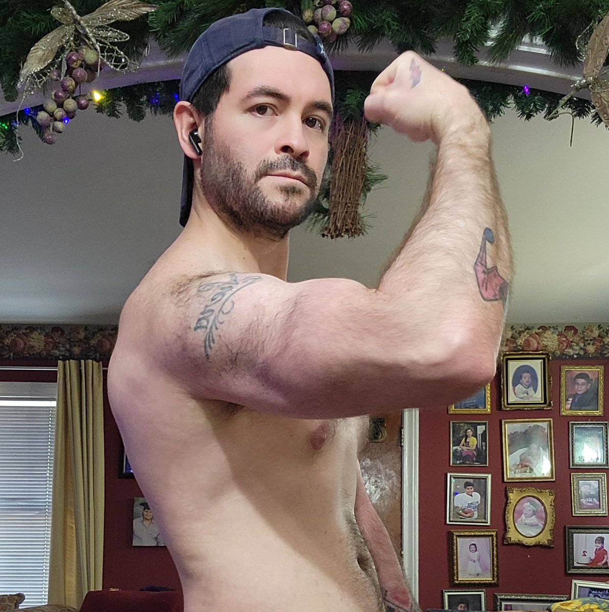 🔪🩸𝔊𝔯𝔦𝔫𝔡𝔥𝔬𝔲𝔰𝔢 𝔊𝔥𝔬𝔲𝔩 🗡🪽 tweet media