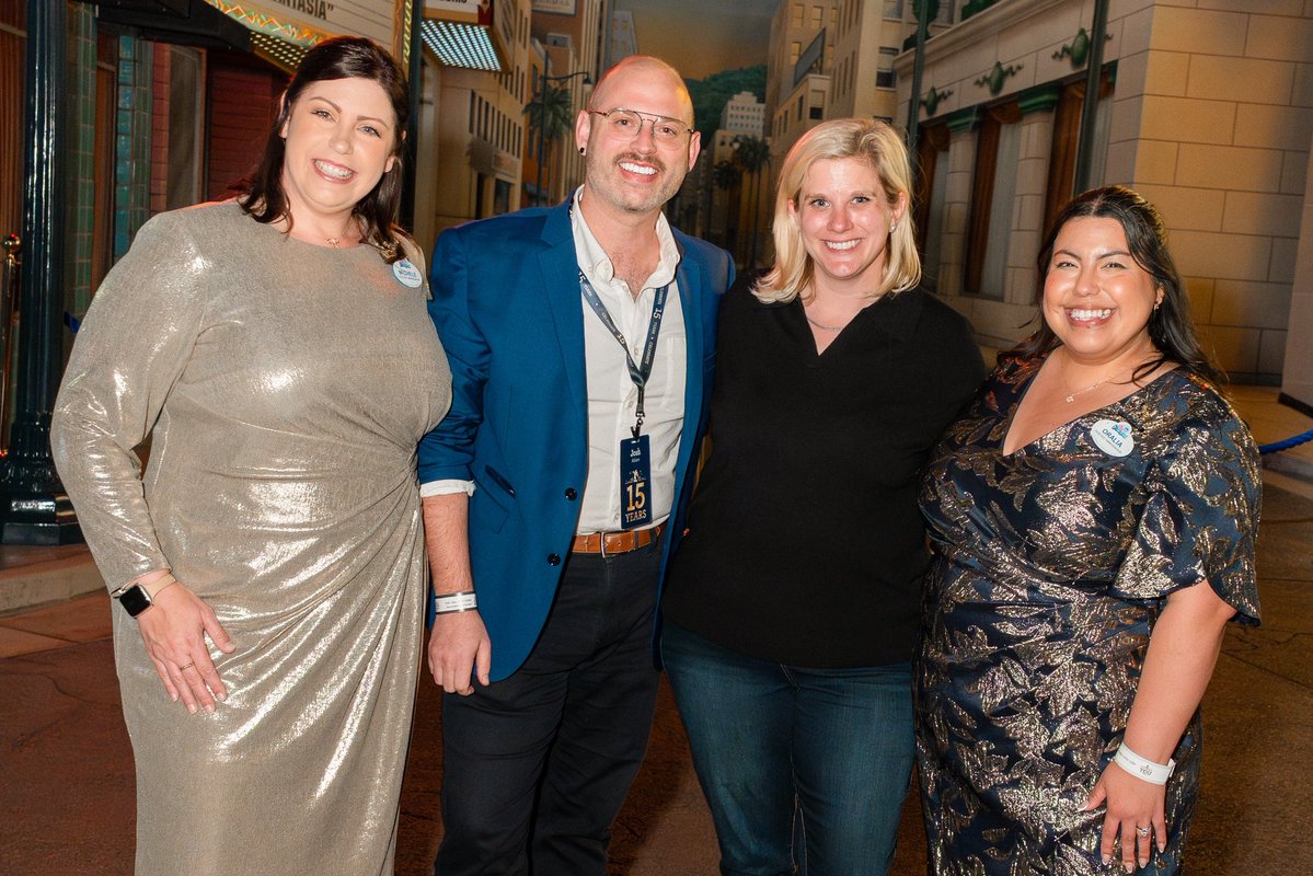 DeeMagicGurl tweet media