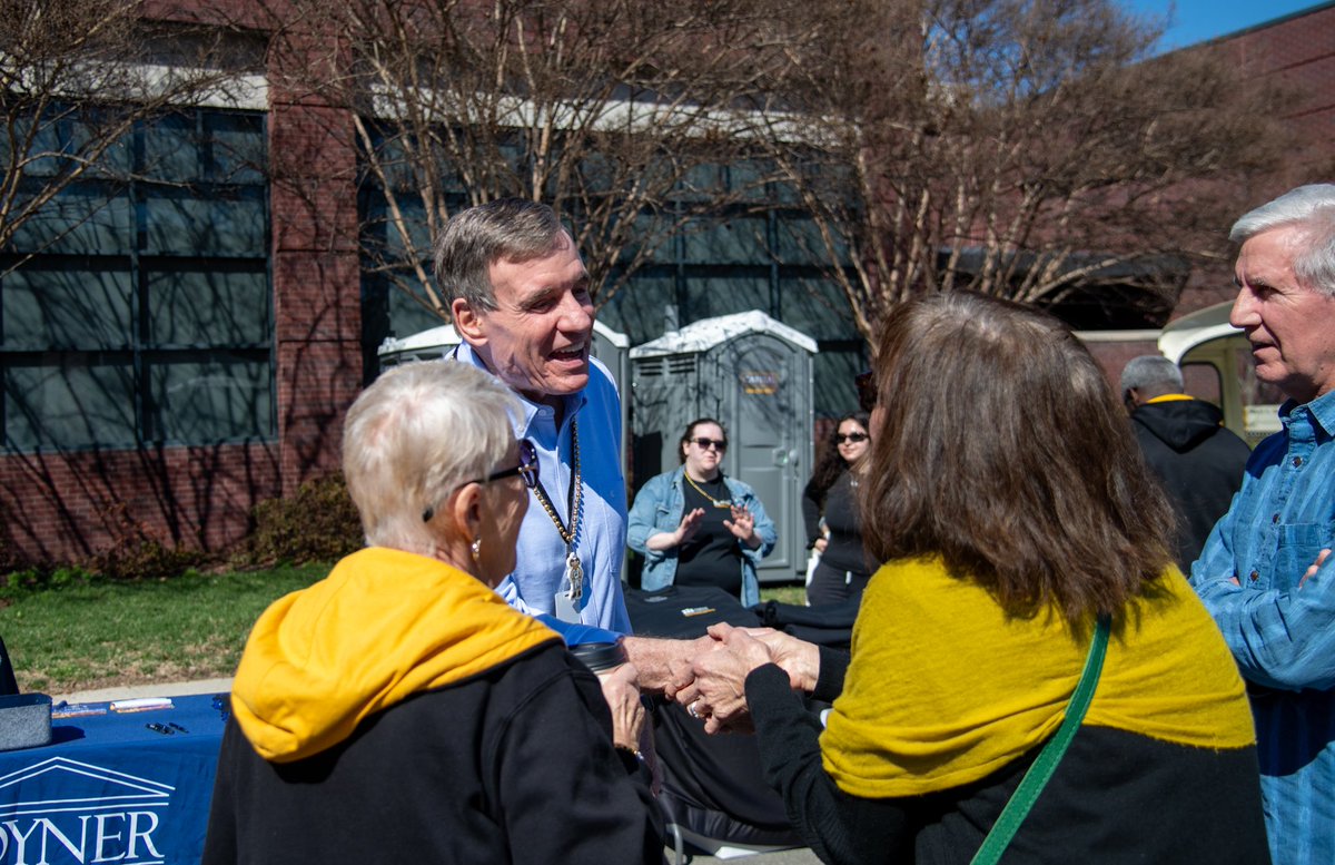 Mark Warner tweet media