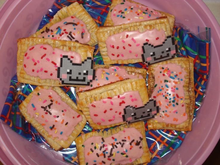 kat | follow limit! tweet media