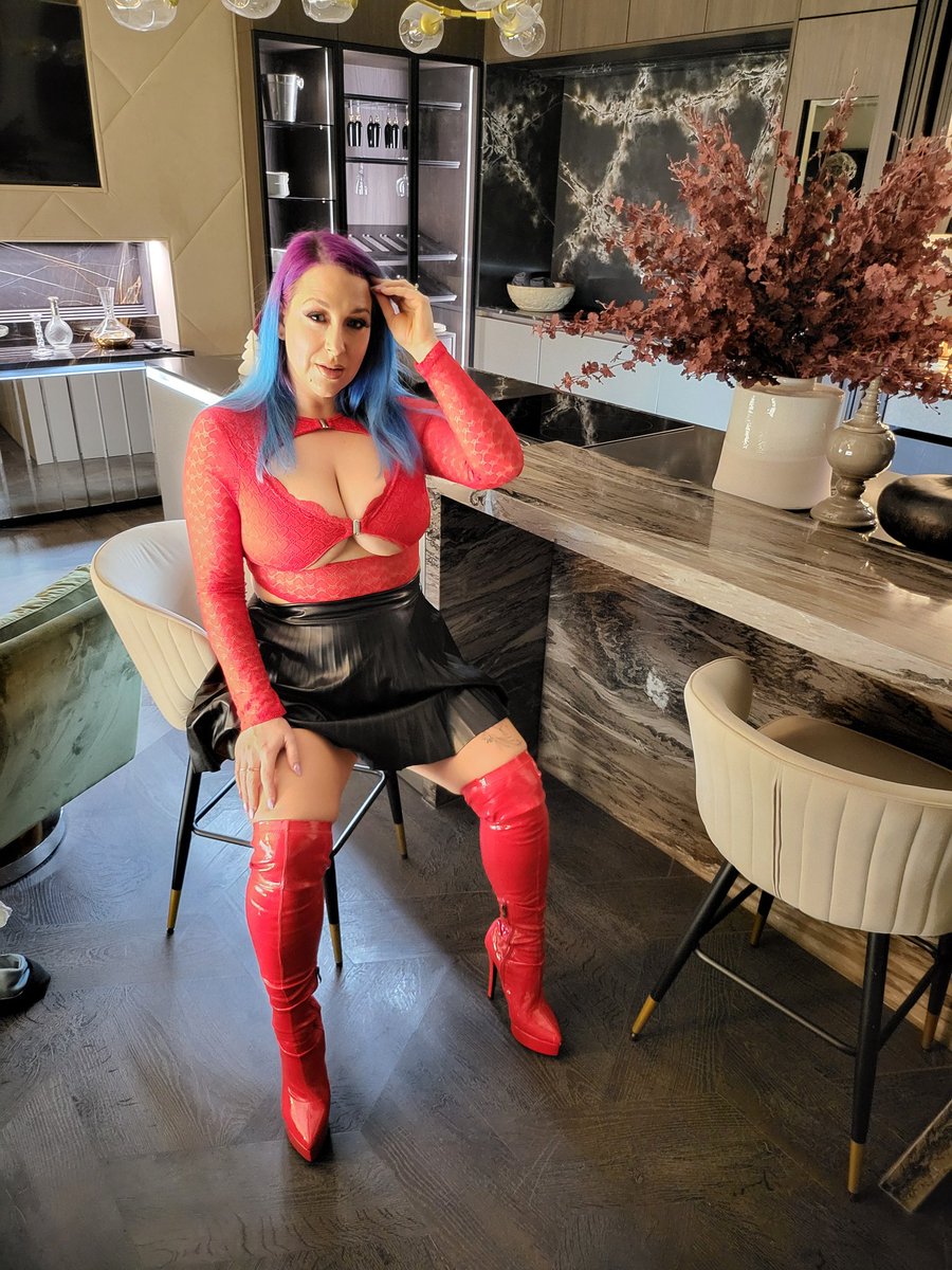 NIKKI JIZZ tweet media