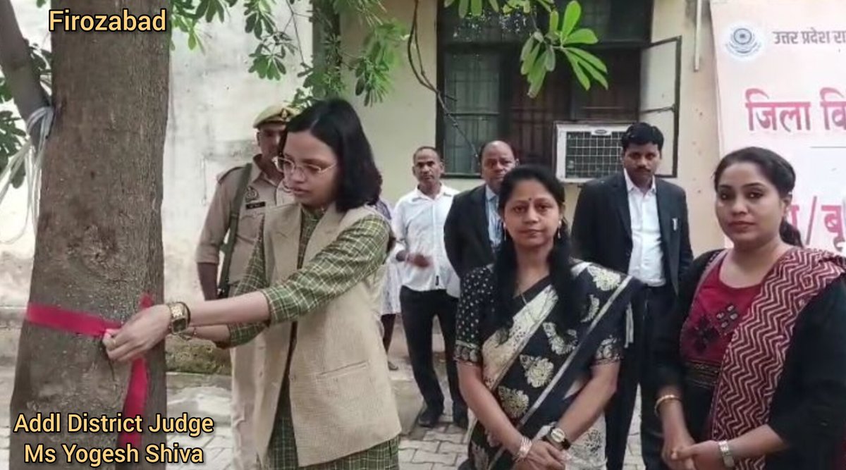 prabhatmisra's tweet photo. On #WorldSparrowDay, the @RedTapeMovement and plantation activities were organised by @janaadharnews & @CharchitNGO in Firozabad. 🐦

Additional District Judge Ms Yogesh Shiva, Sub District Magistrate Mr Satendra Singh, Advocates, Officers, and local people participated. 🌱

They tied red tapes on tree trunks and pledged to save trees, habitats, ecological niches, biodiversity, and Nature. 🌳🌍

Great event #ForNature. 🐦👣