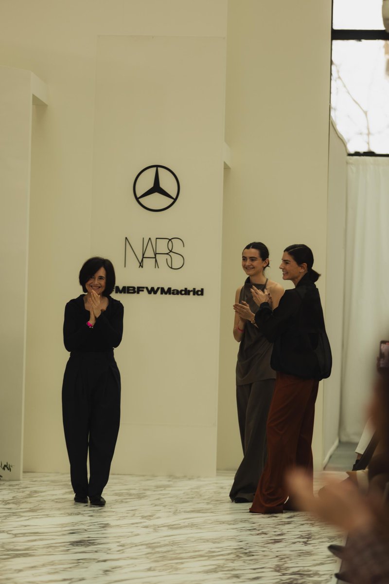 MidWoman tweet media