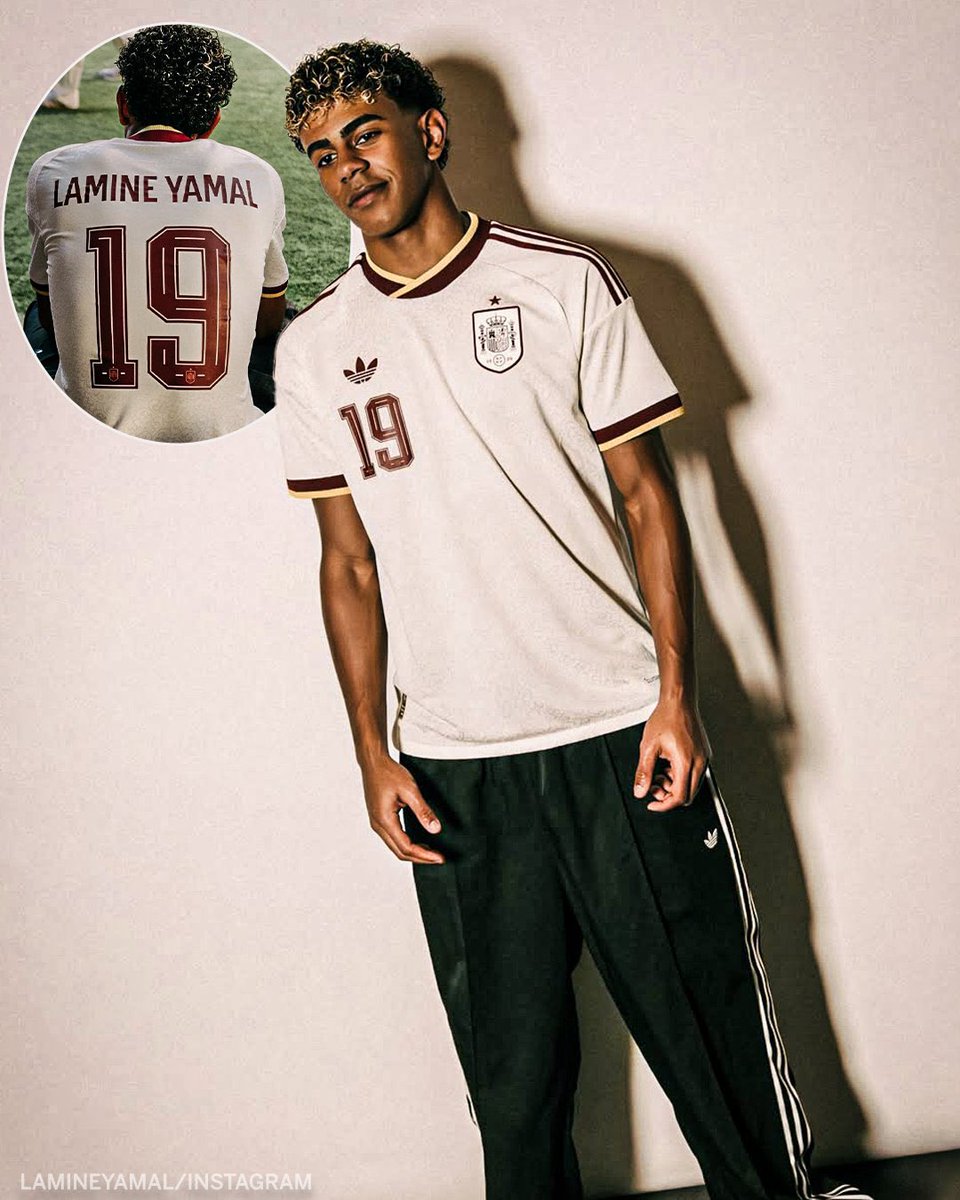 FCB World tweet media