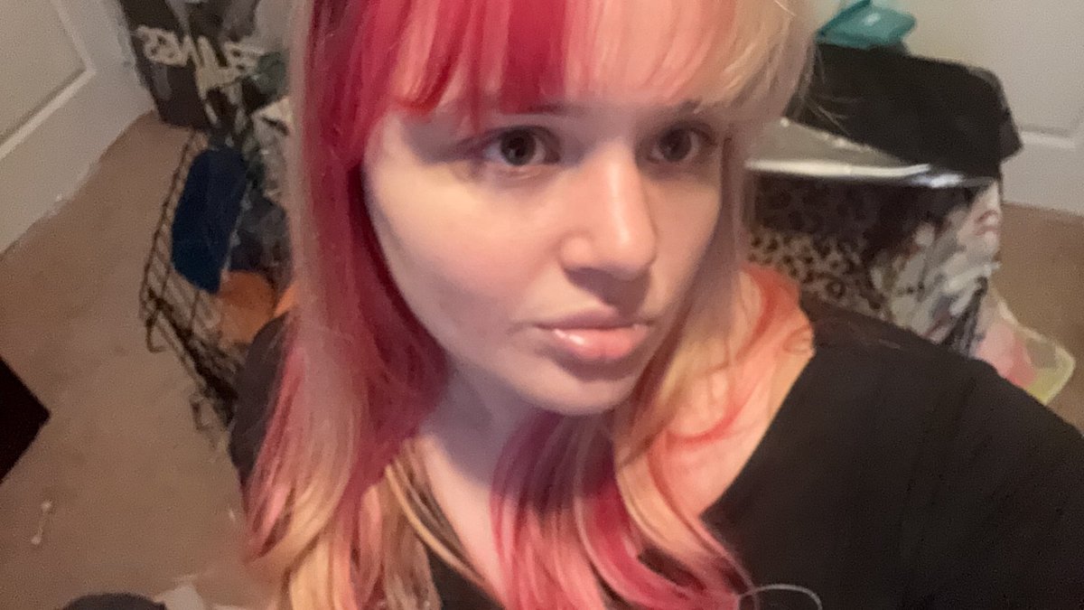 mj .. 🎧 tweet media