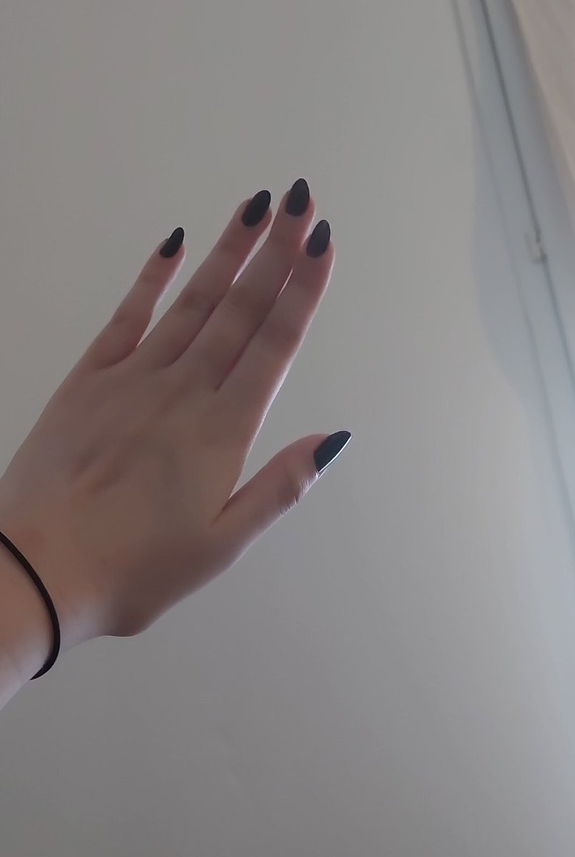 Elle déCRIE 🕸 tweet media