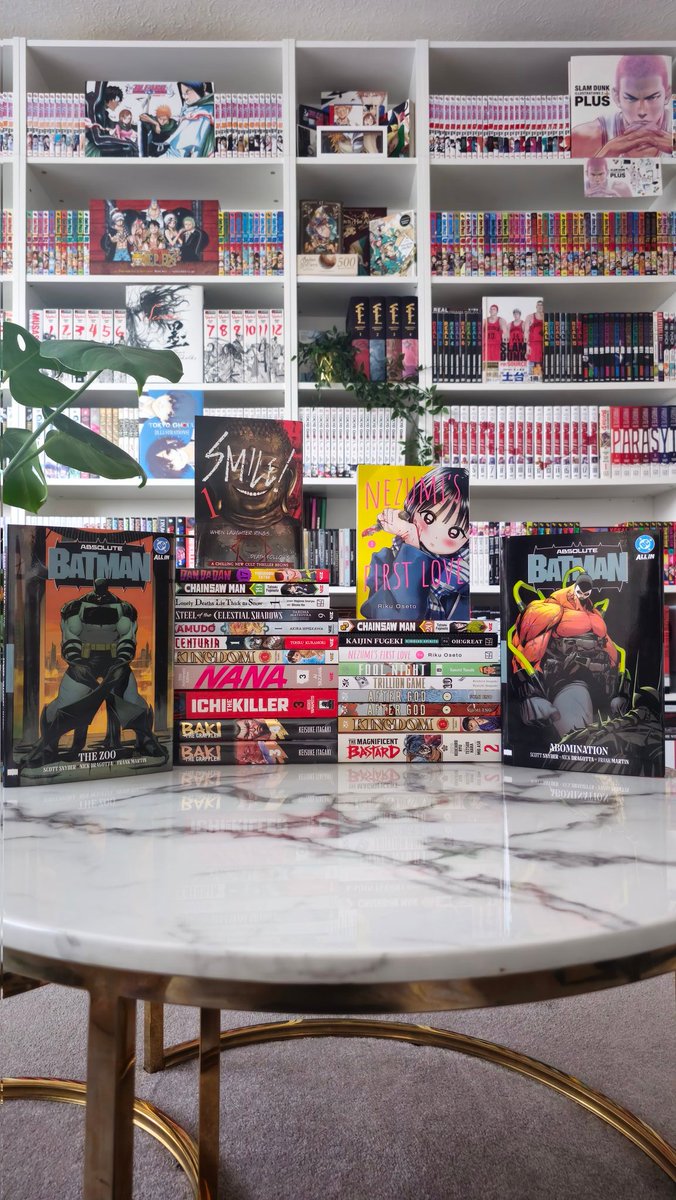 Sean_kng89's tweet photo. @MangaAlerts Heres my latest manga haul (with a couple of comics too) https://t.co/6fhAQ7WxU9