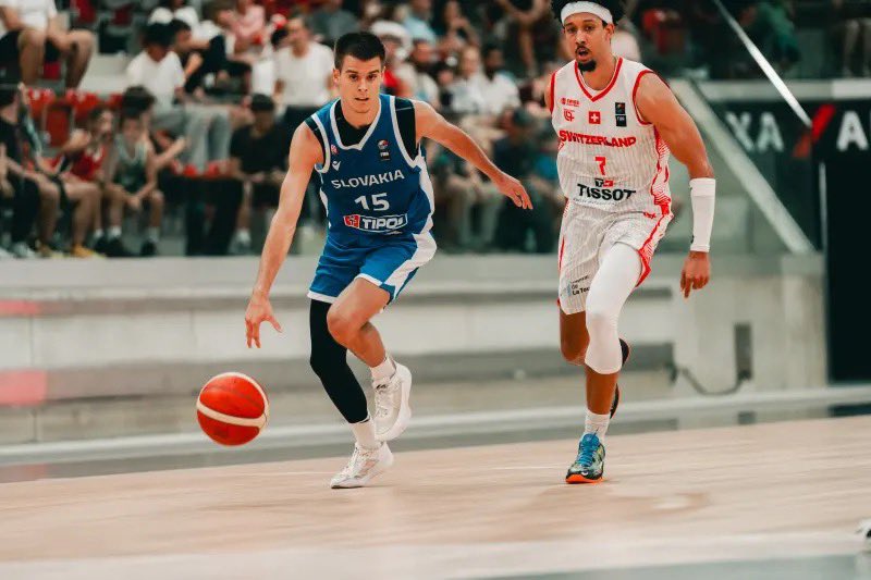 Tobias Bass tweet media