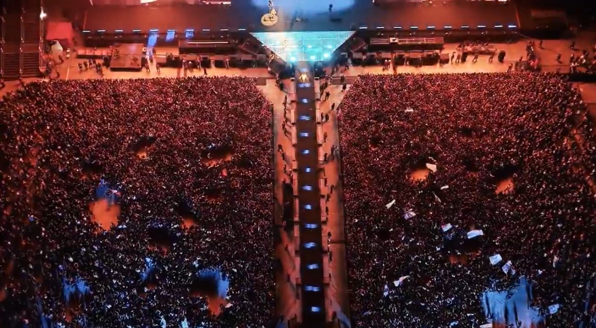 asi se ve el campo de la banda más convocante actualmente argentina que la chupen los anti airbag lloraran PIJA SARDELLI POR MUCHOS AÑOS