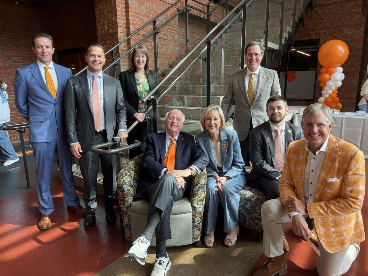 Donde Plowman tweet media