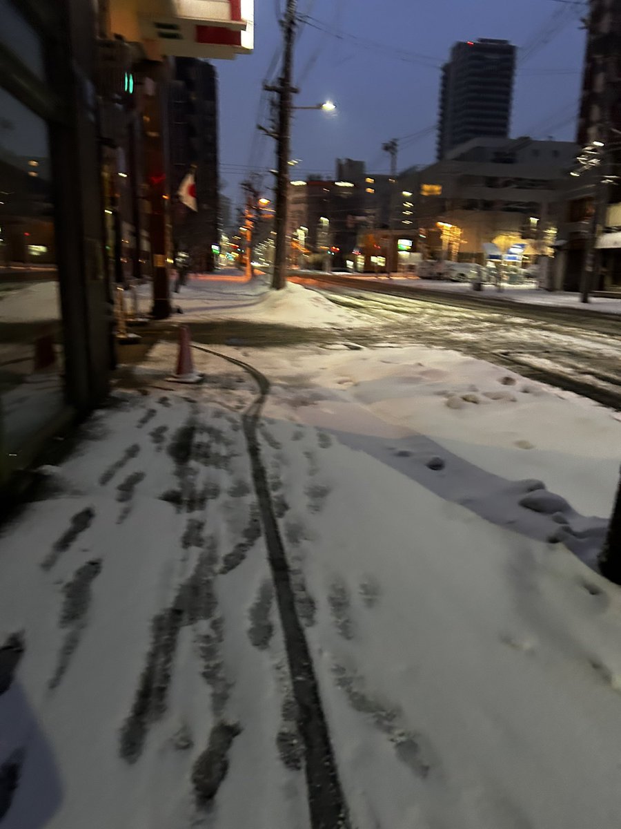 すもふり tweet media