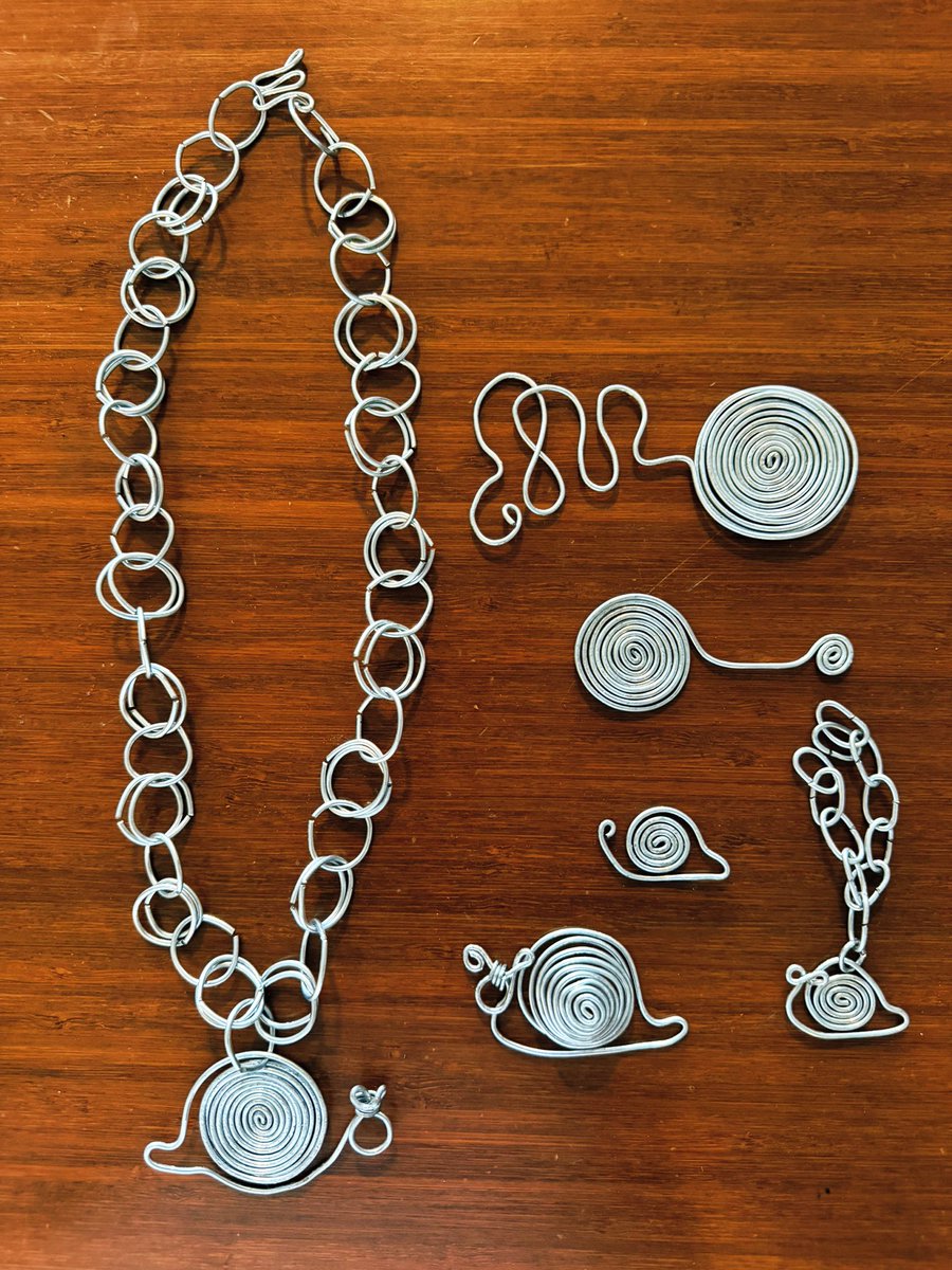 Papparapa_s's tweet photo. Art work of aluminum wire 

By A. Nirasawa
2026

#snail #wireart #art #アート #ワイヤークラフト #ジュエリー　#jewelry #spiral #渦巻き https://t.co/OKxWnpmc3H