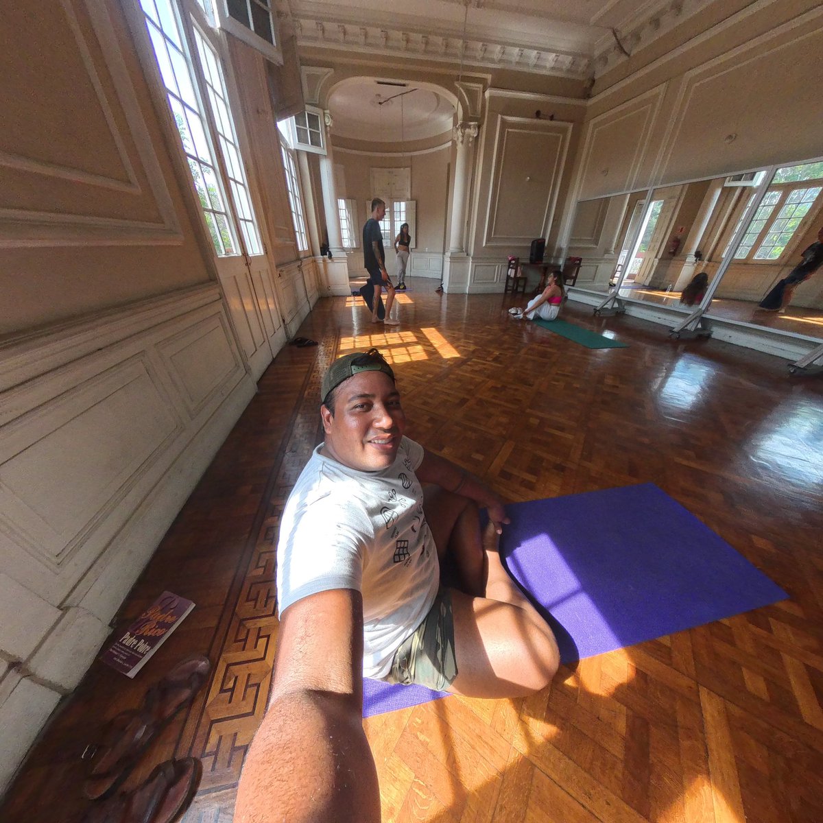 caryooquer's tweet photo. Practicando yoga https://t.co/U0H7h6Rf9n