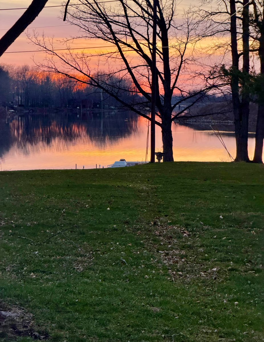 Supersonic Redhead🛫 tweet media
