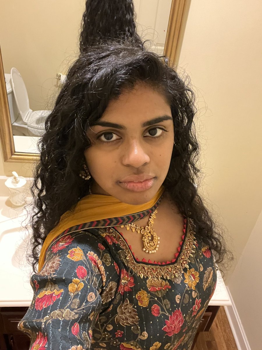 divvy 🧸🌷🐝 tweet media