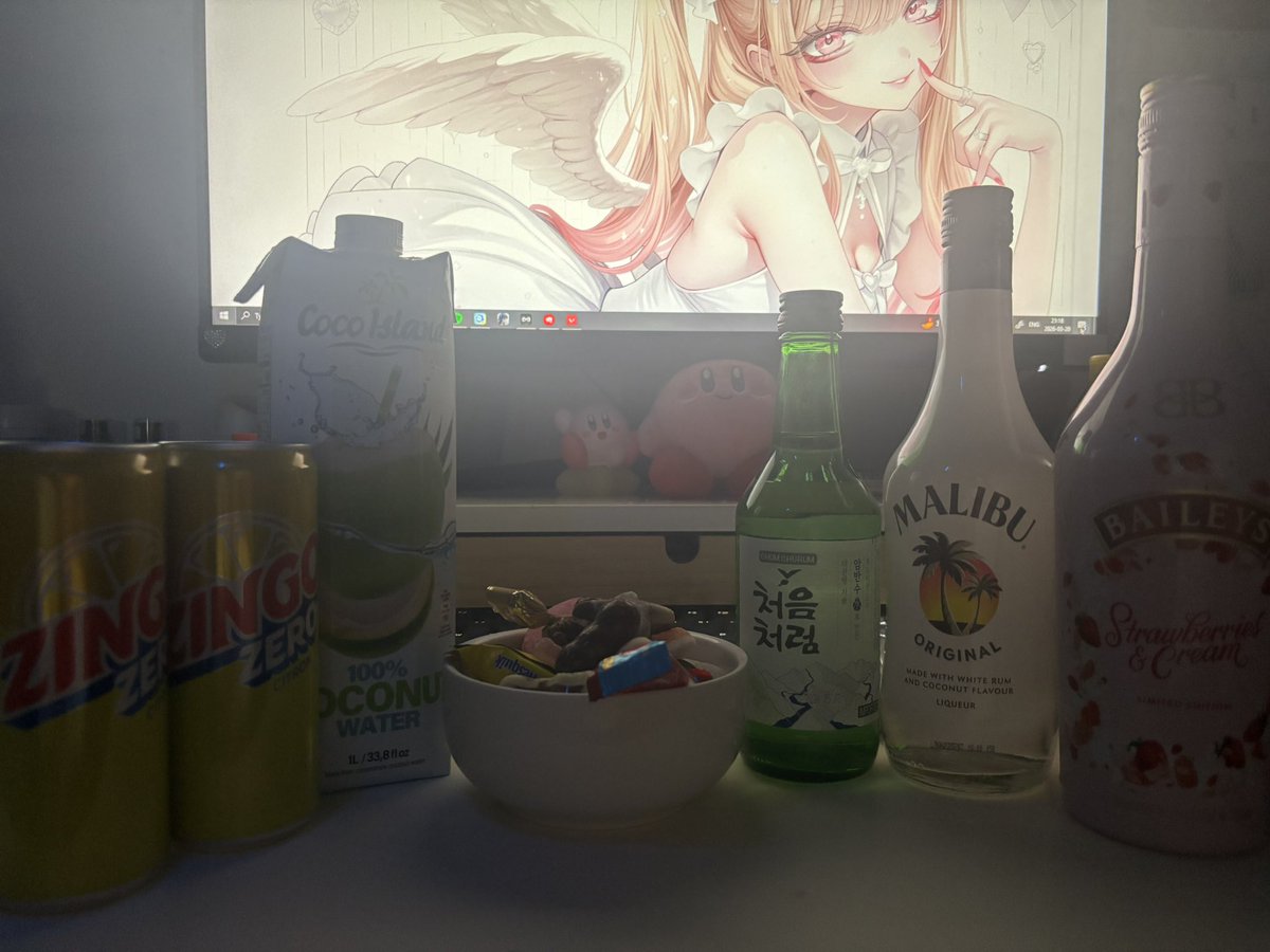 𑣲elly tweet media