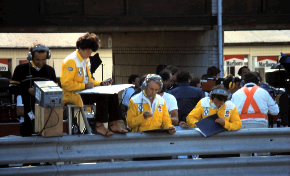 EightMike tweet media