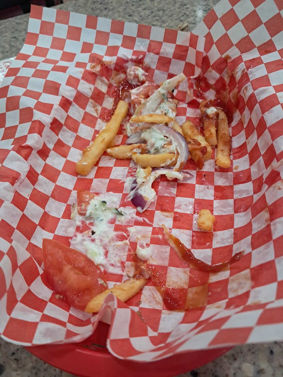 lasssslo tweet media