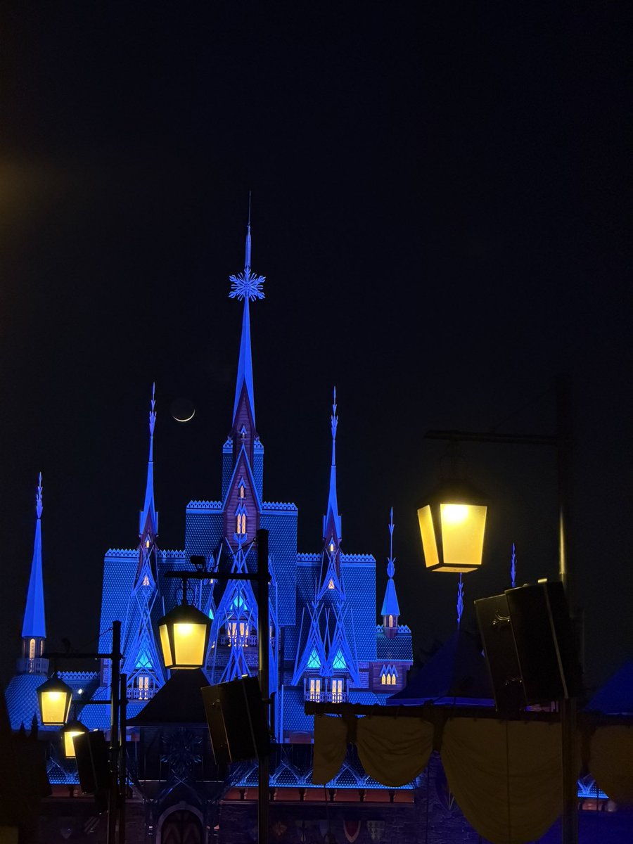 Nous étions ce soir à l’avant-première de Disney Adventure World.

Notre avis complet sur cette toute nouvelle version du parc à venir sur le site avec tout plein de photos ✨