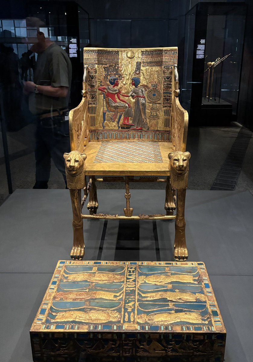 jiaicho's tweet photo. The highlight at the GEM was Tutankhamun’s artifacts, including the famous golden mask. The 13th pharo of Egypt, he suffered from clubfoot, bone disease and others due to excessive inbreeding in the family.  He died at age 19 due to malaria and bone disease. https://t.co/pvcYDt7m3c